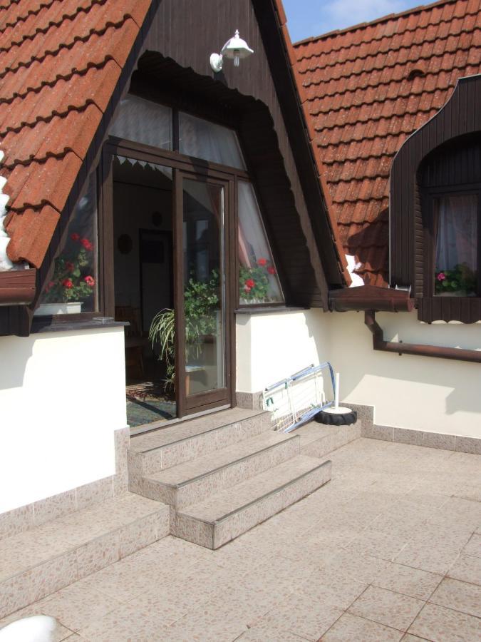 Révész Vendégház Harkány Esterno foto